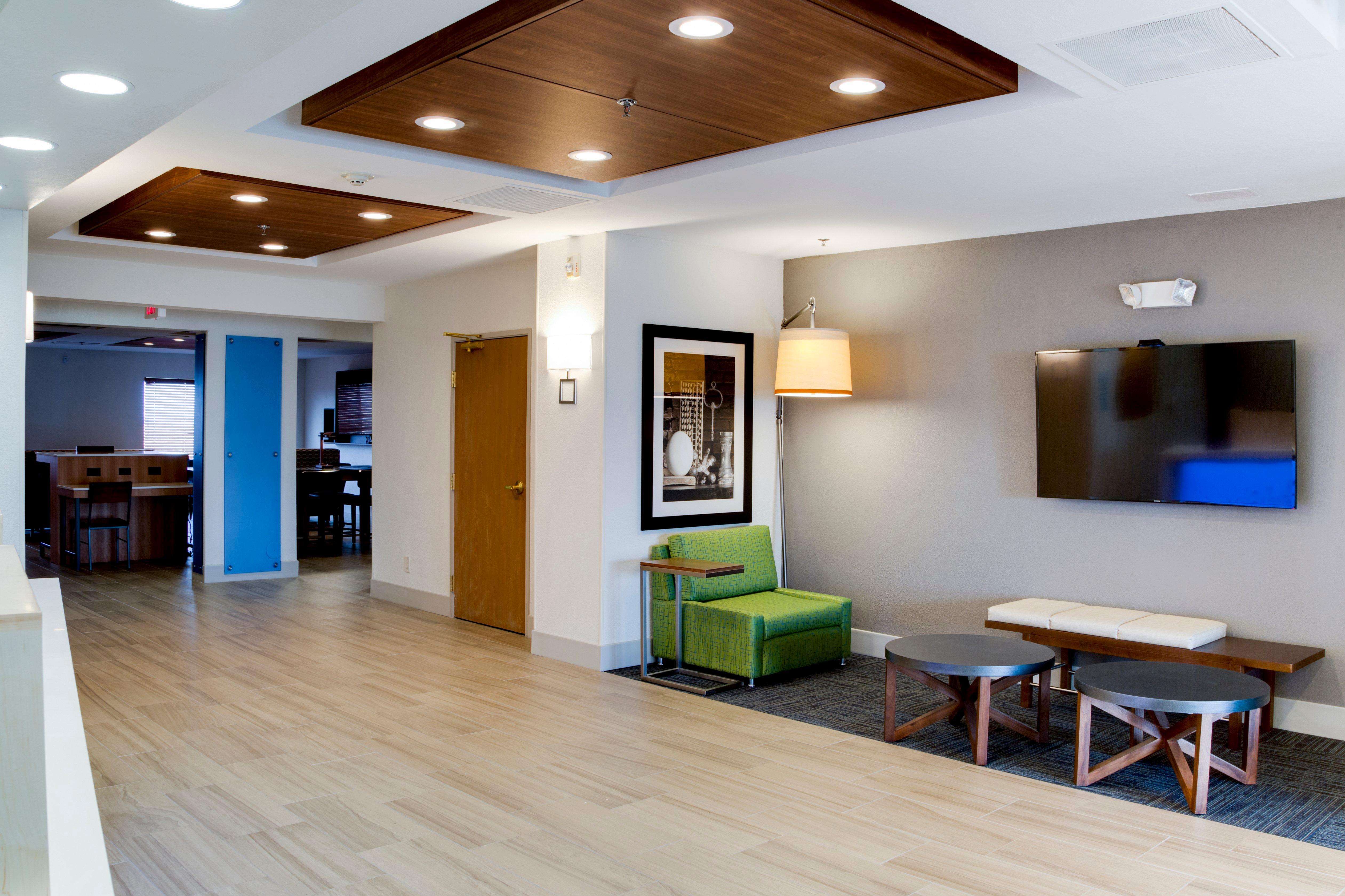 Holiday Inn Express & Suites Jacksonville By Ihg South Jacksonville Exterior photo